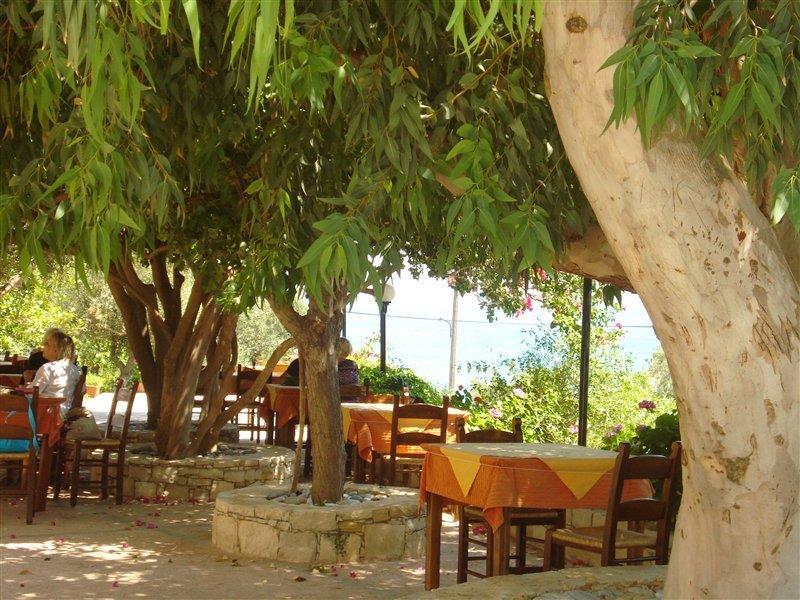 Polyrizos Hotel Rodakino Exterior photo